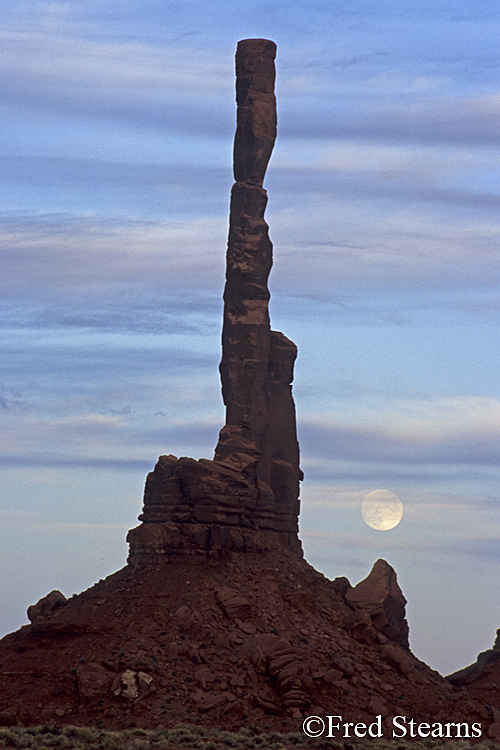 Monument Valley MoonriseMonument Valley Moonrise